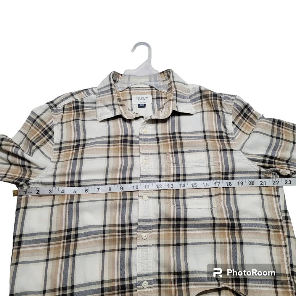 American Eagle Super Soft Tan Plaid Everyday Button Down Shirt Men's Size Medium